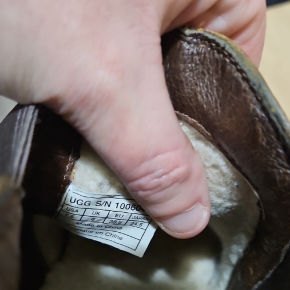 UGG Women's Tan Leather Ankle Boots Size 7.5 - Picture 5 of 6